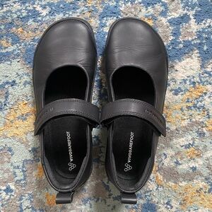 Vivobarefoot Wyn Mary Janes (6.5 womens)